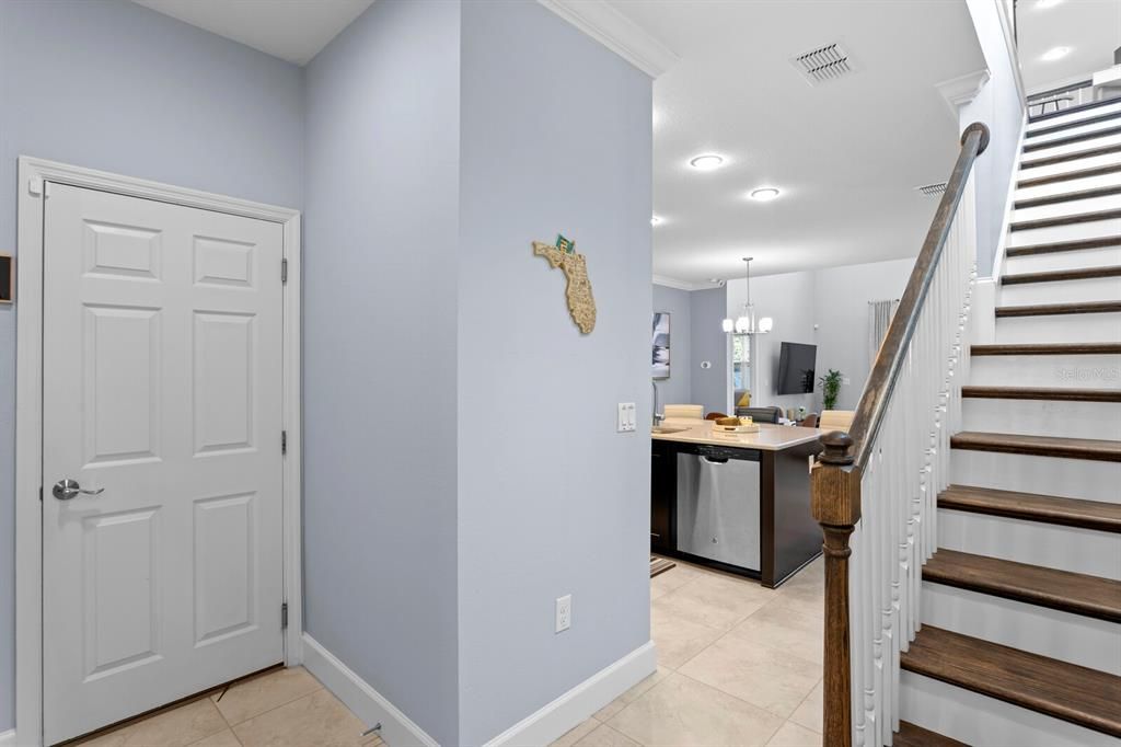 Chandelier, Dining room, Interior, Kitchen, Pendant Lights, Recessed Lighting, Stainless Steel Appliances