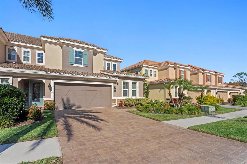 Attached, Exterior, Facade, Mediterranean