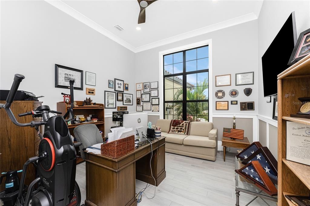 Home Office, Interior, Recessed Lighting, Wood Texture Flooring