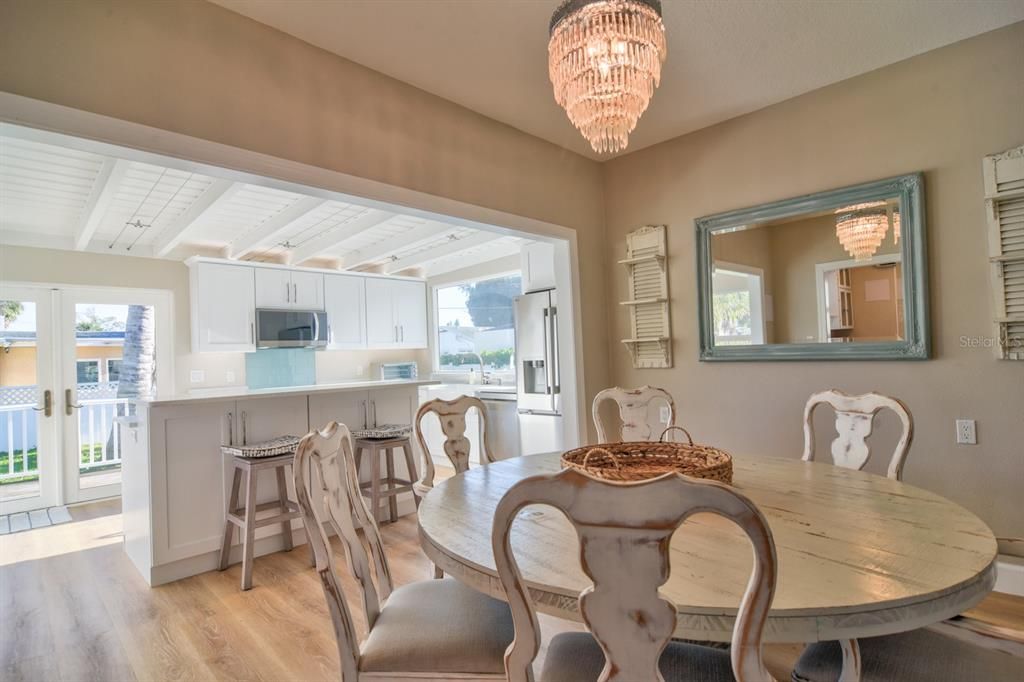 Chandelier, Dining room, Interior, Kitchen, Wood Texture Flooring