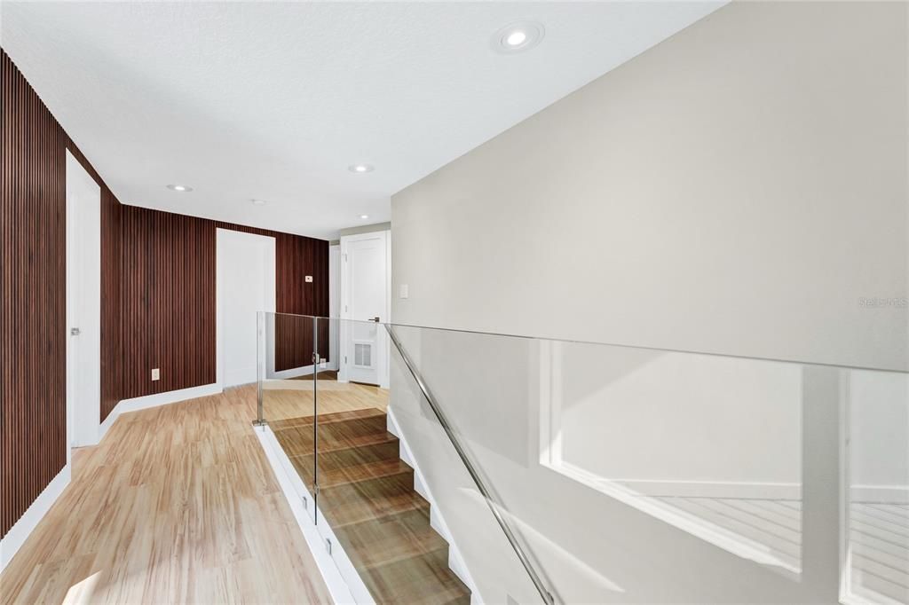 Interior, Recessed Lighting, Wood Texture Flooring