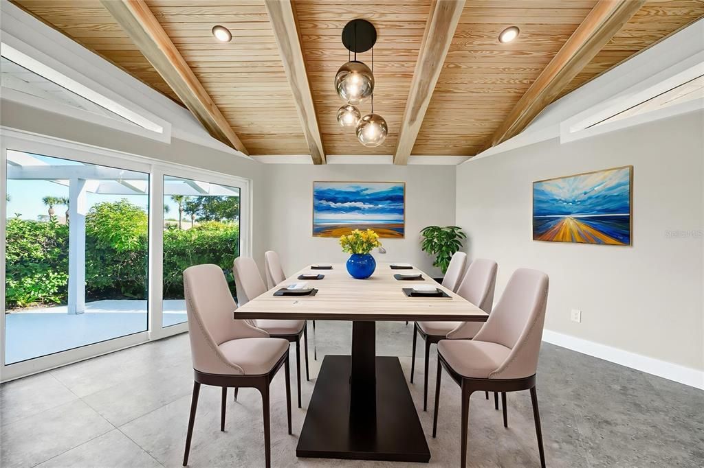 Dining room, Interior, Pendant Lights, Recessed Lighting, Wooden Beams, Wooden Ceilings