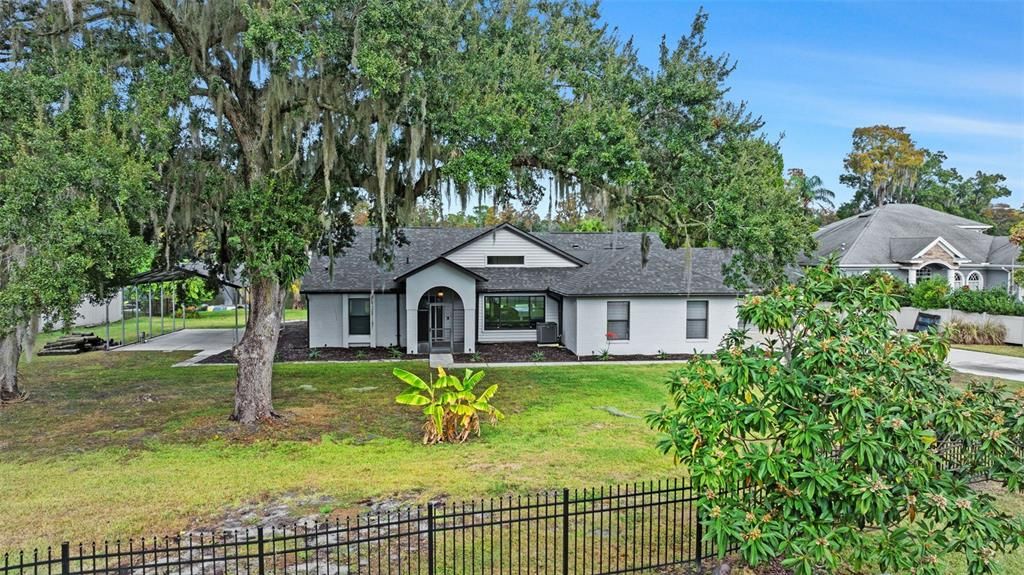 Backyard, Exterior, Facade, Ranch