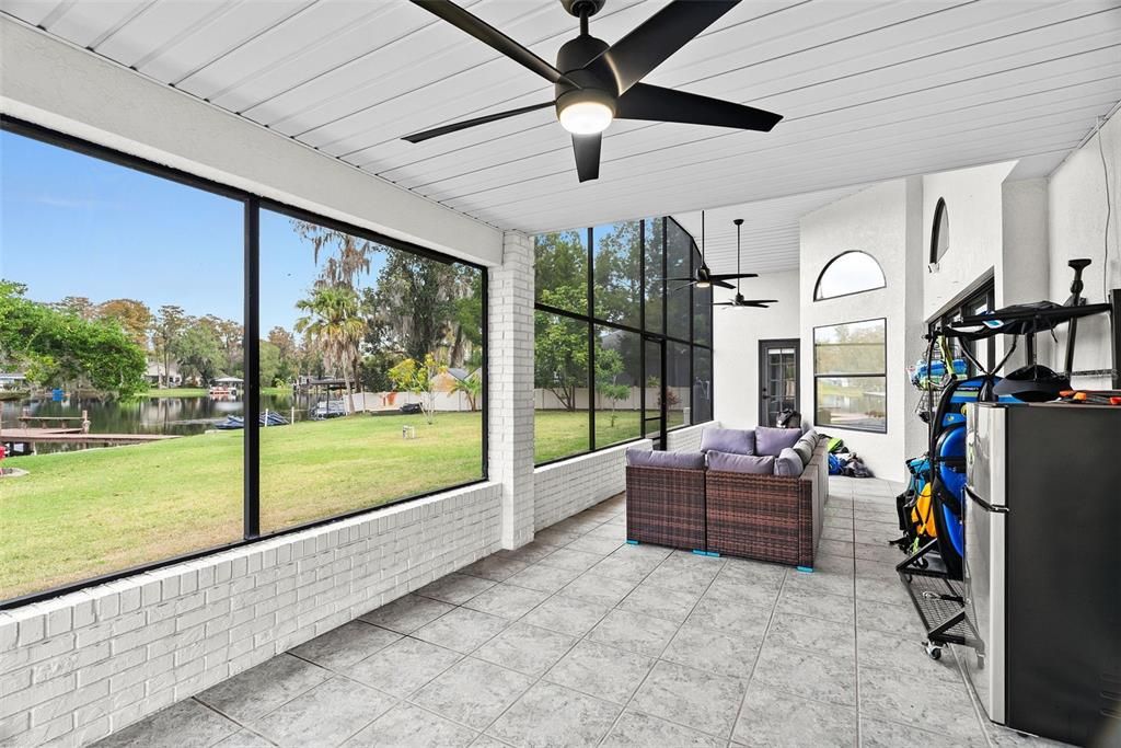 Interior, Sun Room, Water