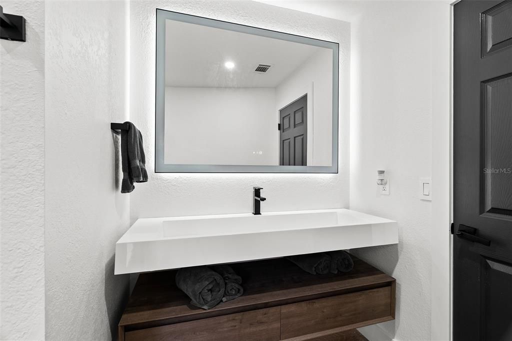 Bathroom, Interior, Recessed Lighting