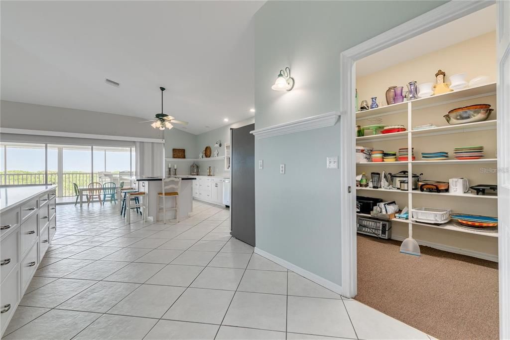 Dining room, Interior, Kitchen, Recessed Lighting