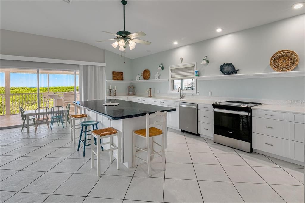 Dining room, Interior, Kitchen, Recessed Lighting