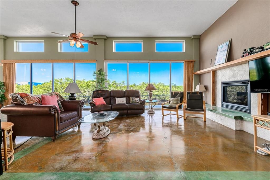 Fireplace, Interior, Living room, Water