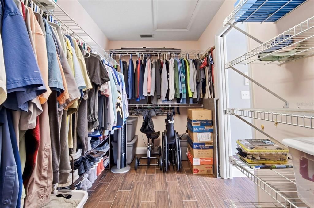 Interior, Walk-in Closets, Wood Texture Flooring