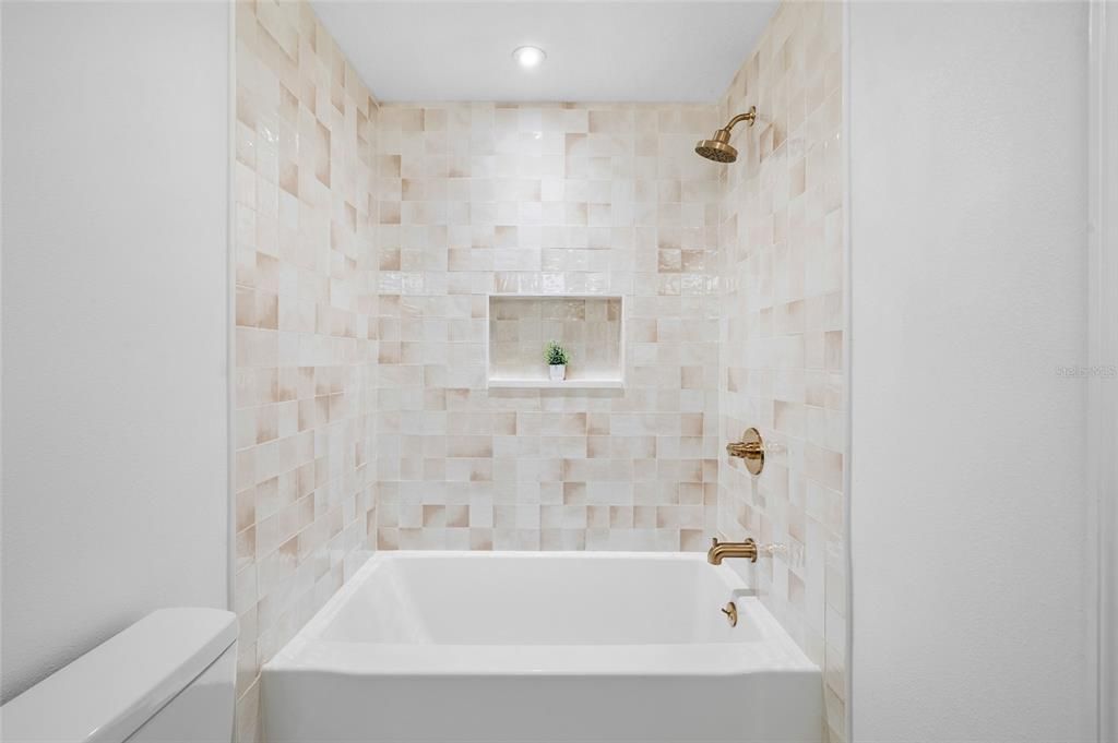 Bathroom, Interior, Recessed Lighting
