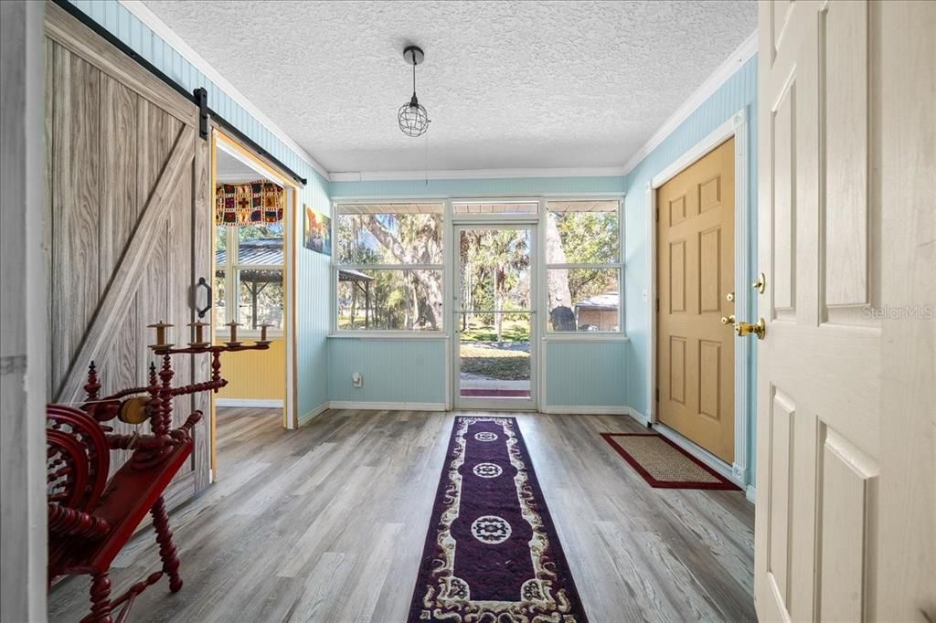 Interior, Pendant Lights, Sun Room, Wood Texture Flooring