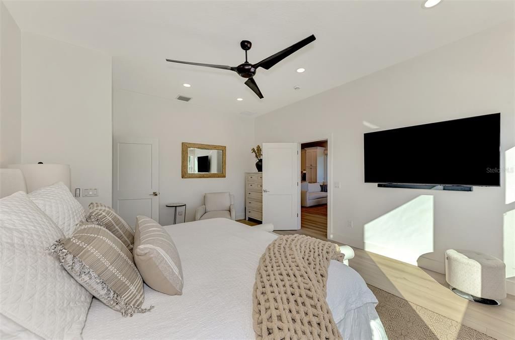 Bedroom, Interior, Recessed Lighting, Wood Texture Flooring