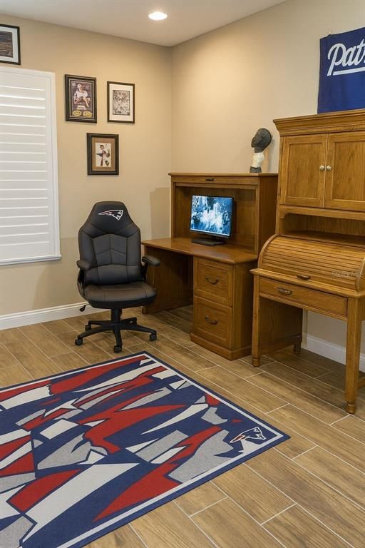 Home Office, Interior, Recessed Lighting, Wood Texture Flooring
