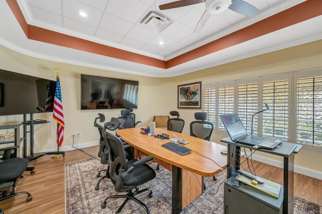 Home Office, Interior, Recessed Lighting, Wood Texture Flooring