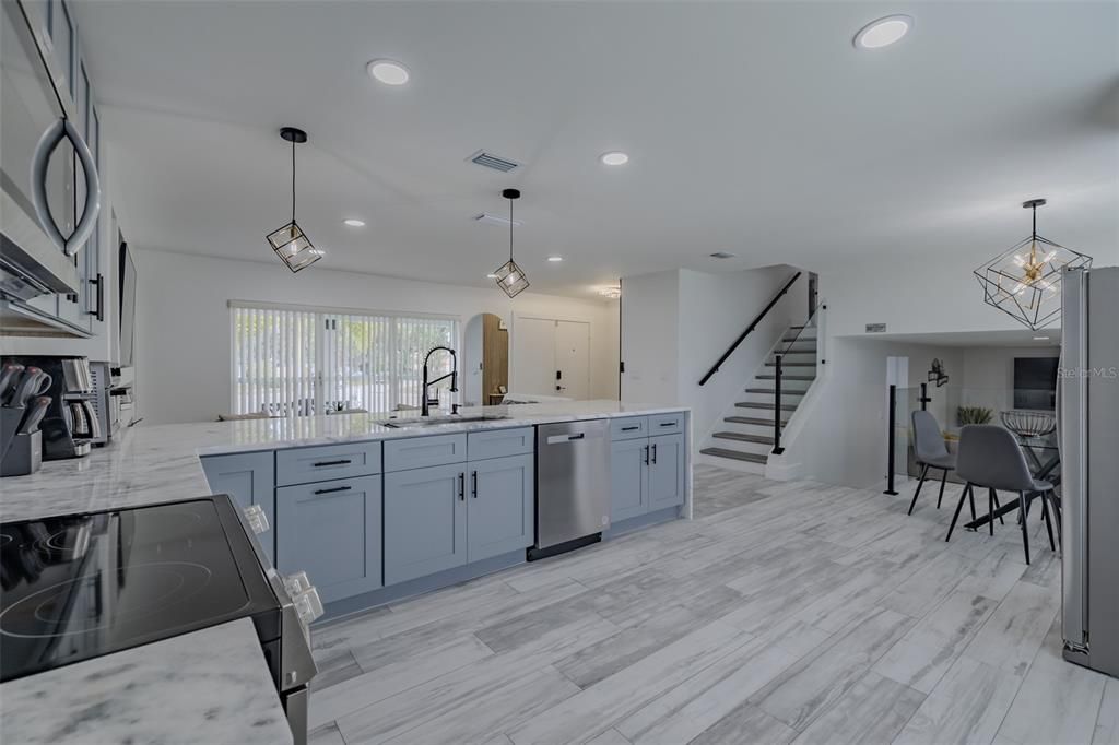 Dining room, Interior, Kitchen, Pendant Lights, Recessed Lighting, Wood Texture Flooring