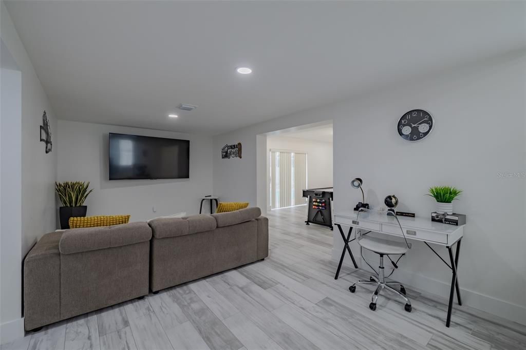 Home Office, Interior, Recessed Lighting, Wood Texture Flooring