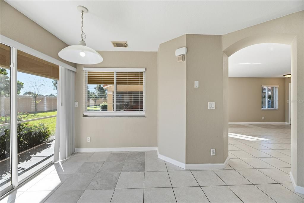 Empty room, Interior, Pendant Lights