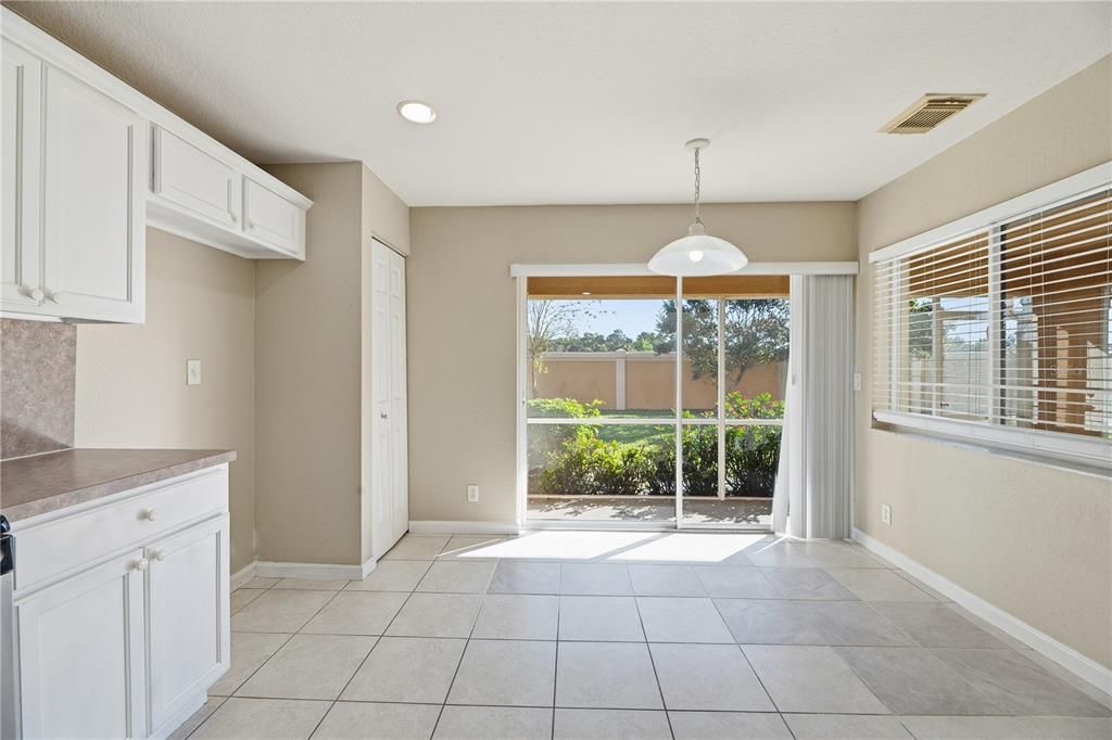 Empty room, Interior, Pendant Lights, Recessed Lighting