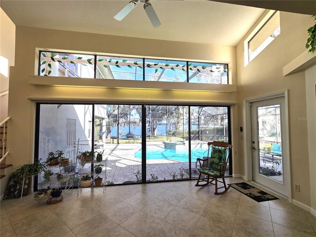 Interior, Sun Room, Water