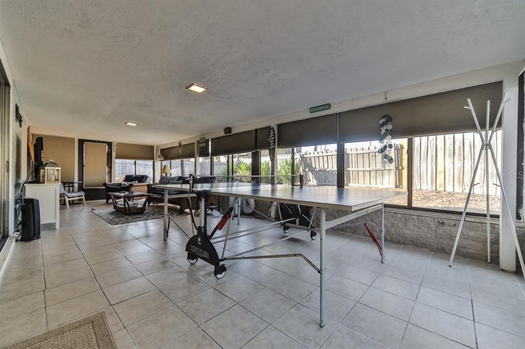 Dining room, Interior, Recessed Lighting