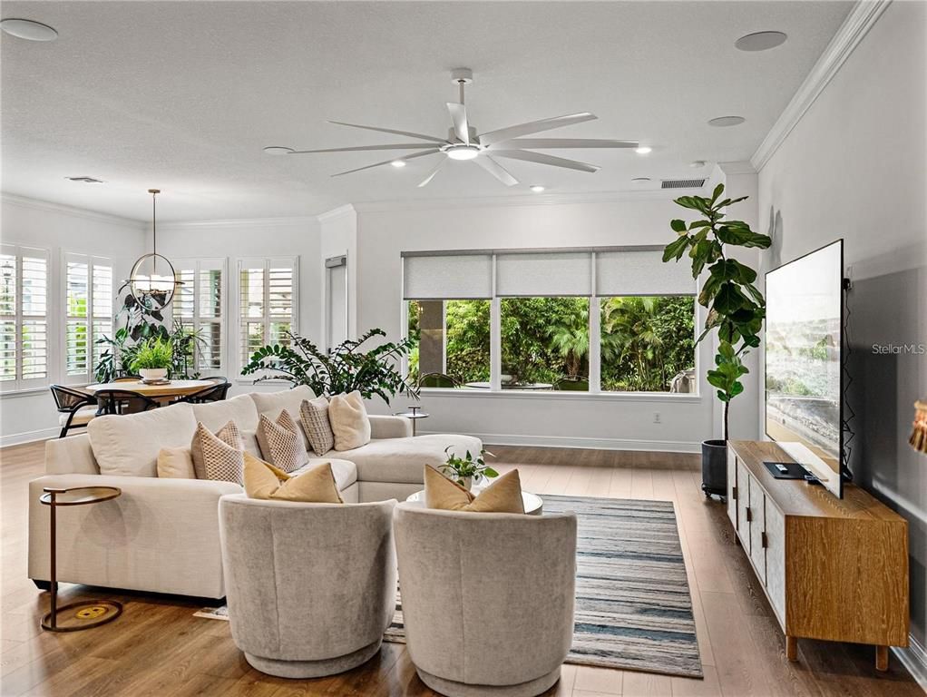 Dining room, Interior, Living room, Pendant Lights, Recessed Lighting, Wood Texture Flooring