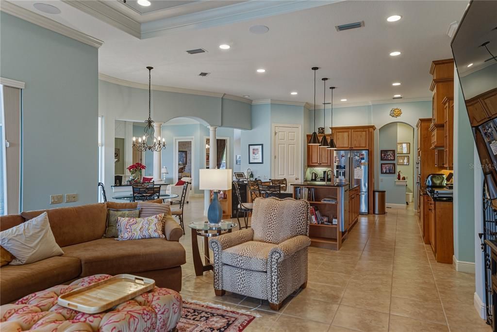 Chandelier, Dining room, Interior, Kitchen, Living room, Pendant Lights, Recessed Lighting, Stainless Steel Appliances