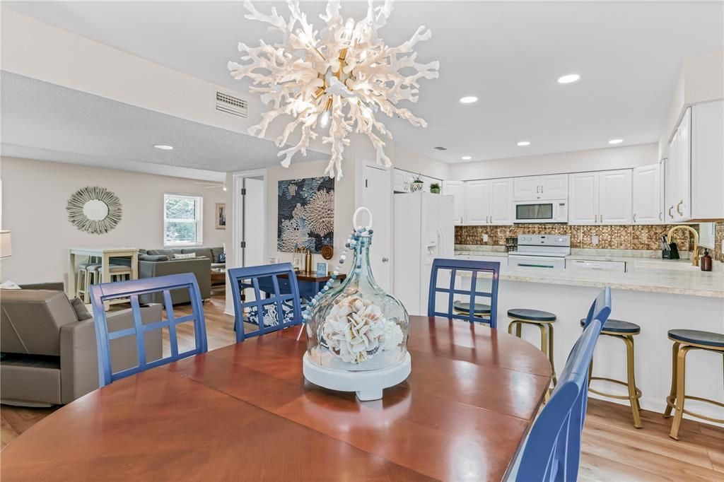 Dining room, Interior, Kitchen, Recessed Lighting, Wood Texture Flooring