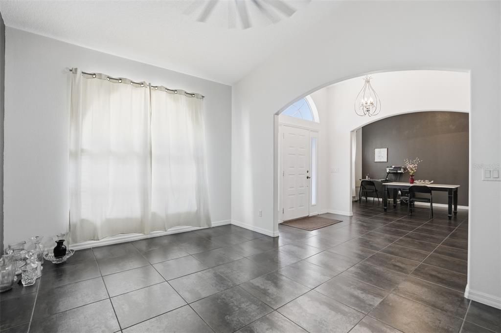 Chandelier, Dining room, Interior, Pendant Lights