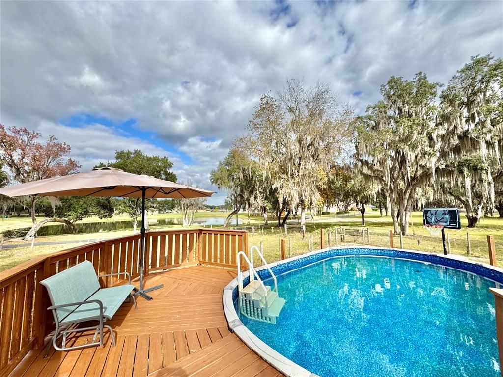 Exterior, Playground, Pool