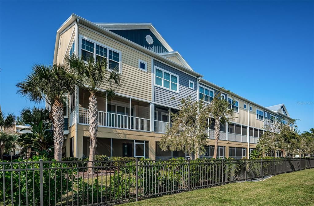 Exterior, Facade, Queen Anne Victorian