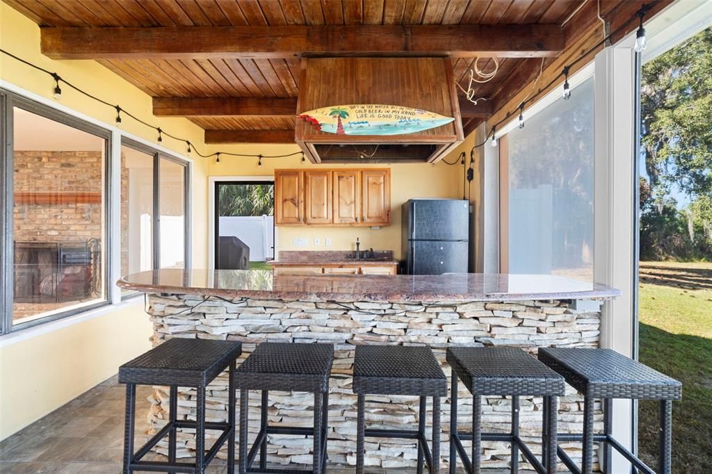 Exterior, Wooden Beams