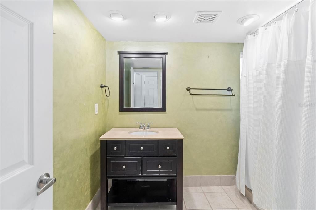 Bathroom, Interior, Recessed Lighting