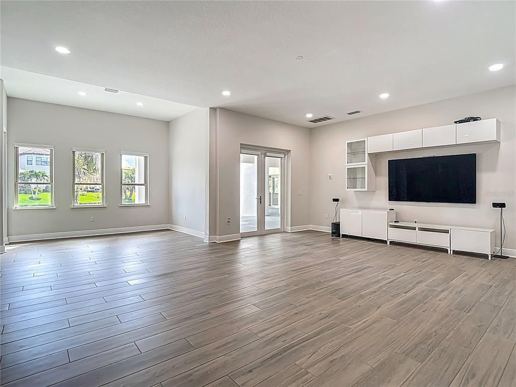 Empty room, Interior, Recessed Lighting, Wood Texture Flooring