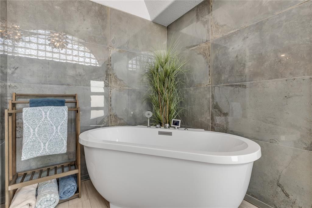 Bathroom, Free Standing Baths, Interior