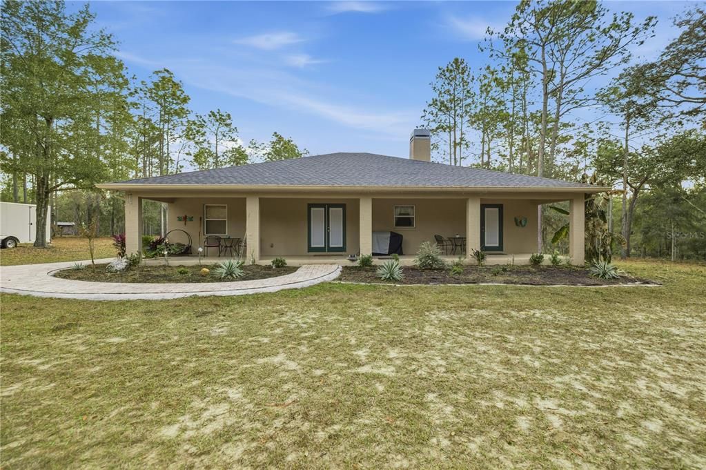 Backyard, Exterior, Facade, Ranch