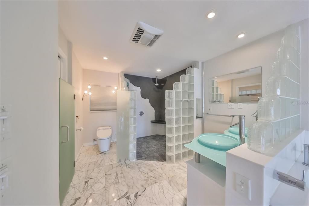Bathroom, Interior, Marble, Recessed Lighting