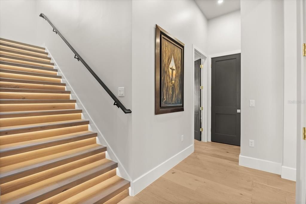 Interior, Recessed Lighting, Wood Texture Flooring