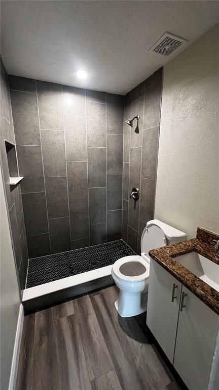 Bathroom, Interior, Recessed Lighting, Wood Texture Flooring