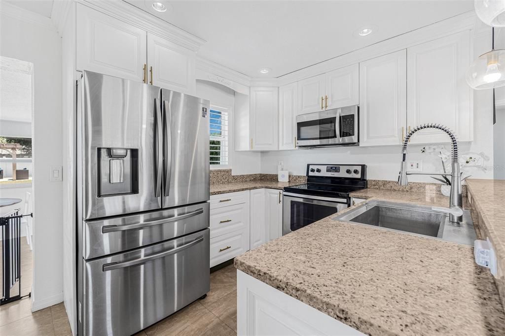 Interior, Kitchen, Pendant Lights, Recessed Lighting, Stainless Steel Appliances
