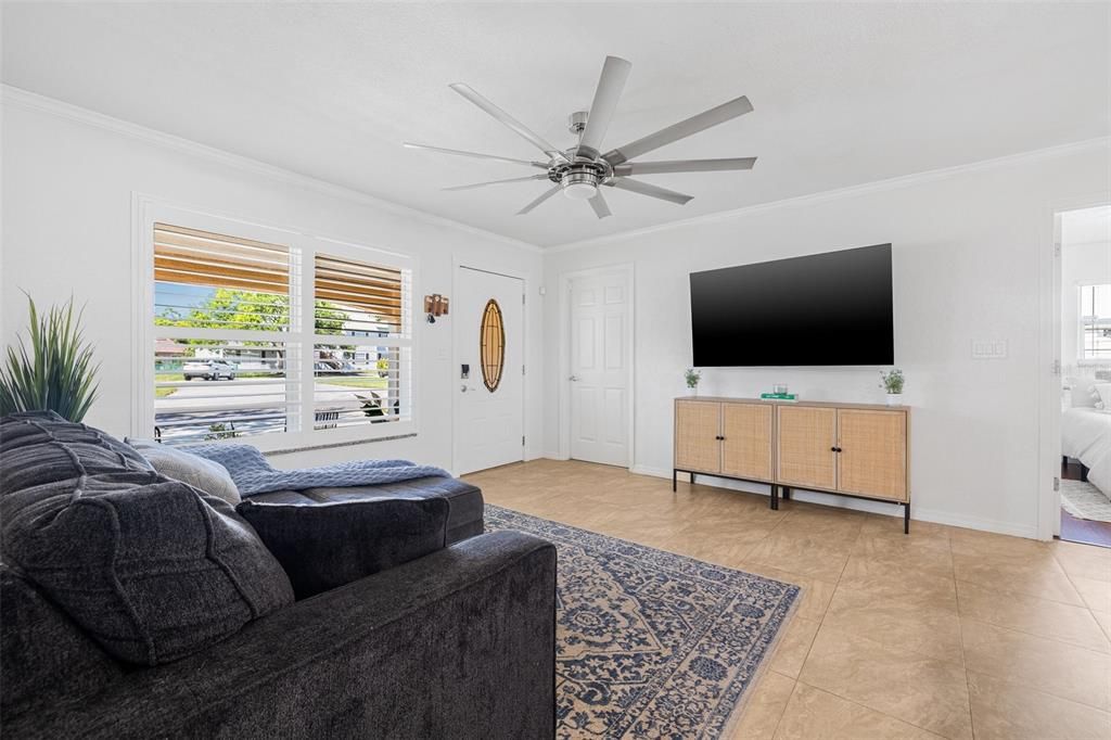 Interior, Living room, Water