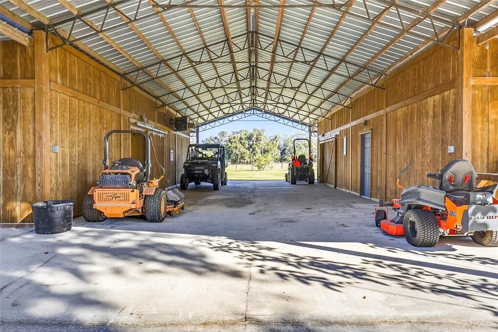 Garage, Interior, Wooden Walls