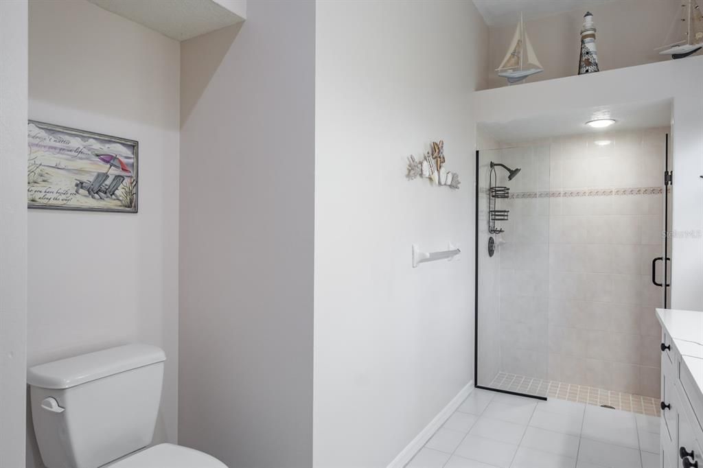 Bathroom, Interior, Recessed Lighting