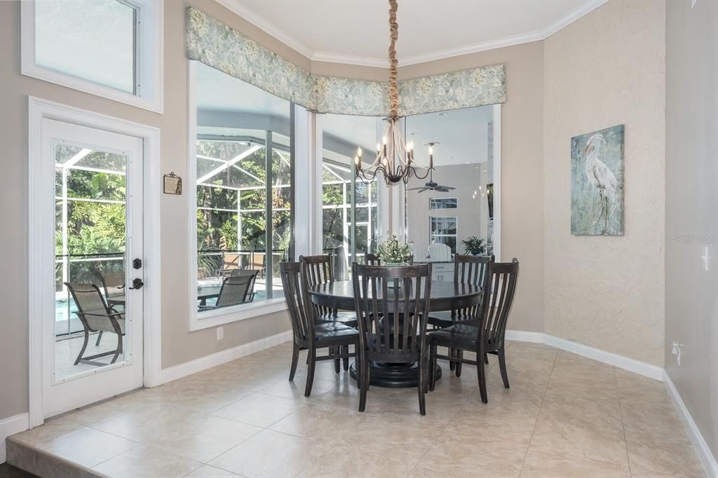 Chandelier, Dining room, Interior