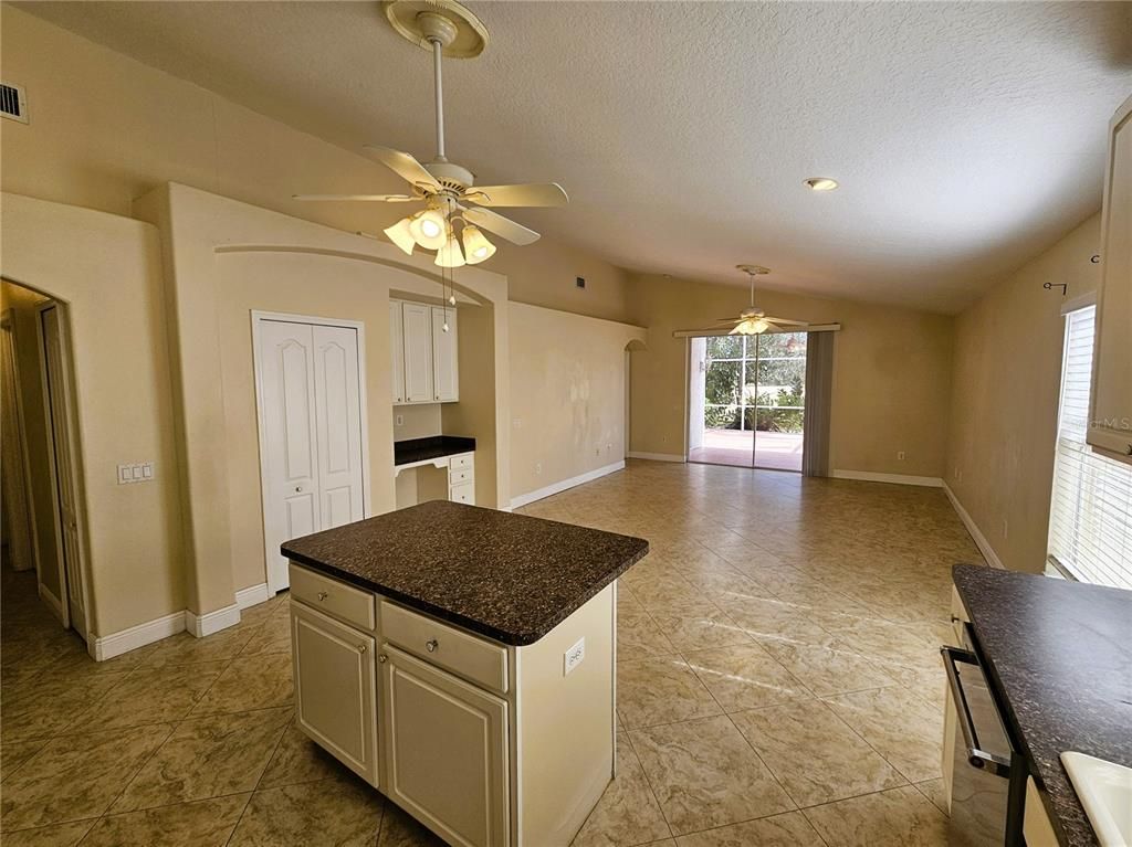 Empty room, Interior, Kitchen, Recessed Lighting