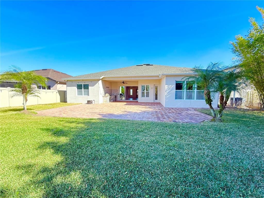 Backyard, Exterior, Facade, Ranch