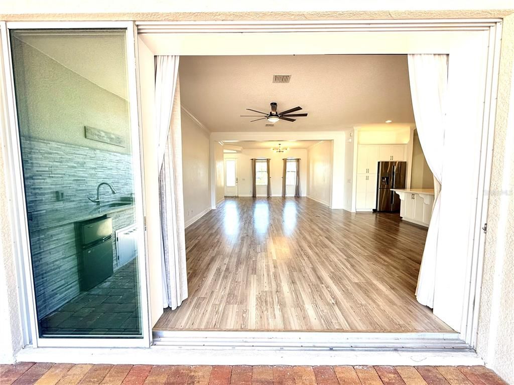 Interior, Recessed Lighting, Wood Texture Flooring