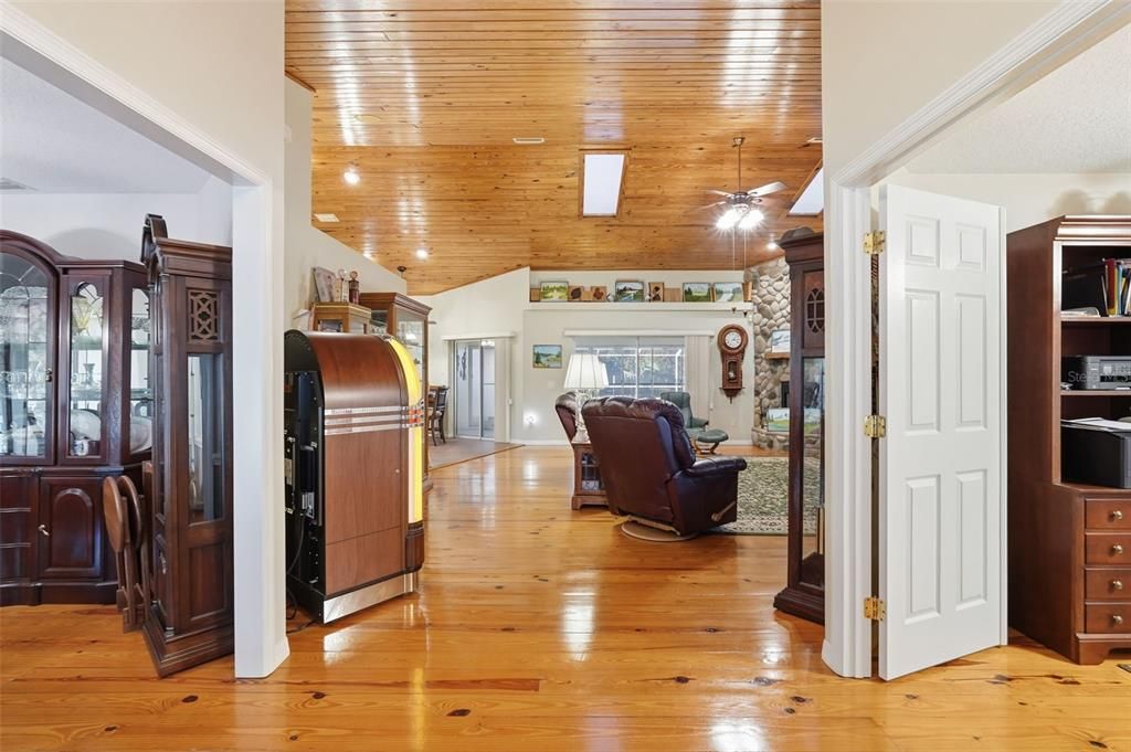 Interior, Pendant Lights, Recessed Lighting, Wooden Ceilings, Wood Texture Flooring