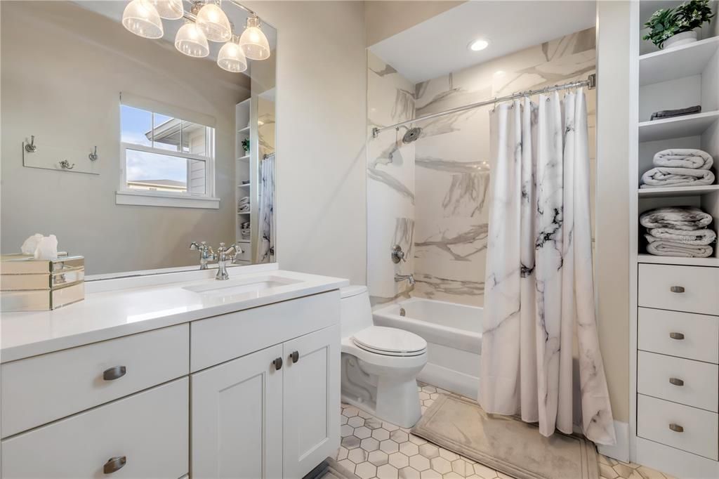 Bathroom, Interior, Recessed Lighting