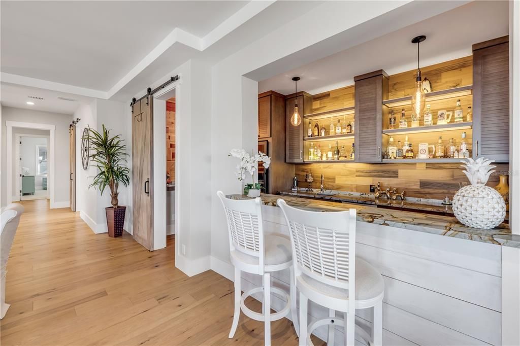 Interior, Pendant Lights, Recessed Lighting, Wood Texture Flooring