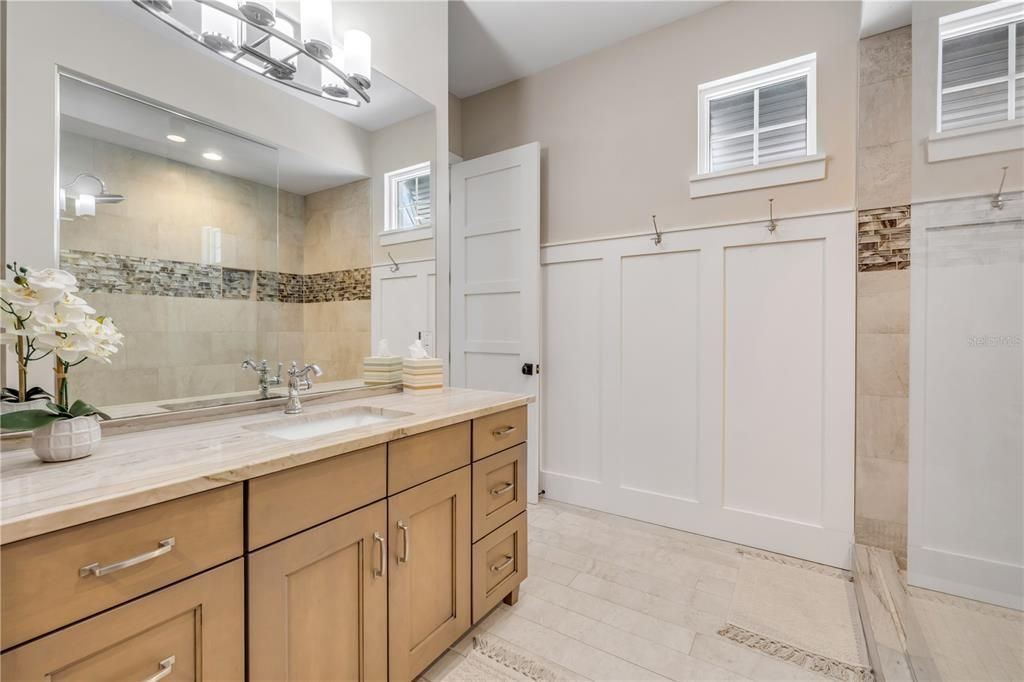 Bathroom, Interior, Recessed Lighting
